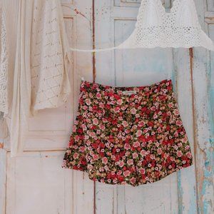 MONTEAU floral bow back w zipper shorts/size m/black red pink white roses